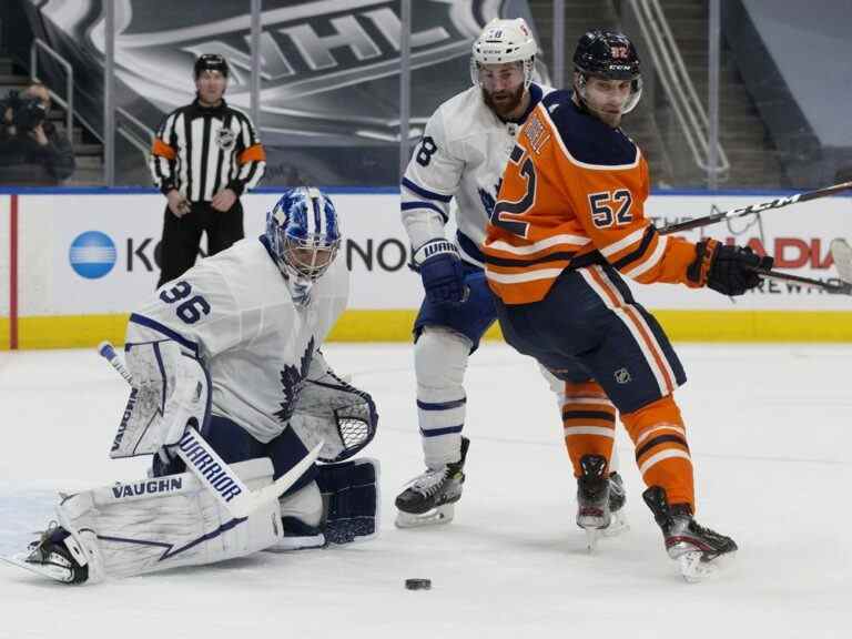 L’ancien gardien des Leafs Jack Campbell signe un contrat de 5 ans avec les Oilers