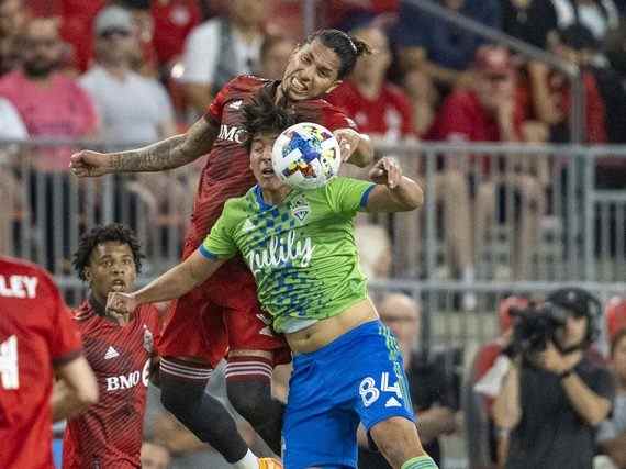 Le CD de première année du Toronto FC, Carlos Salcedo, est acheté, selon un rapport