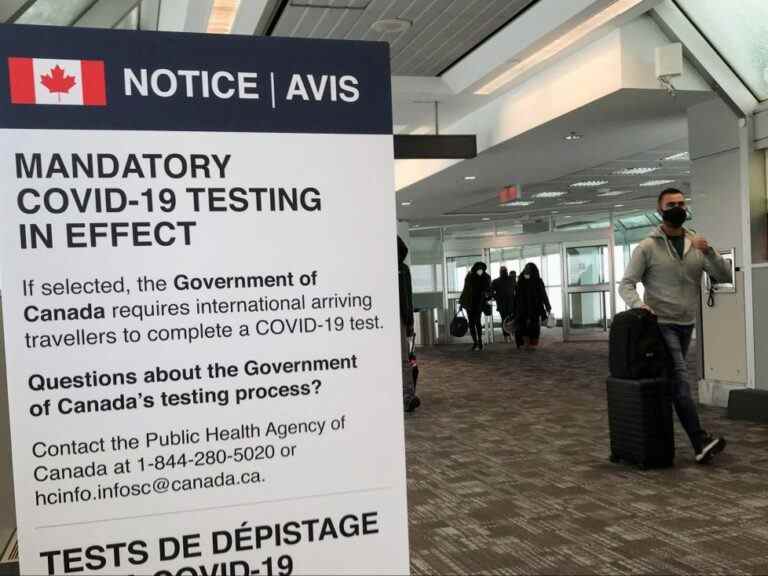 Le Canada rétablit les tests aléatoires obligatoires des voyageurs arrivant dans les principaux aéroports