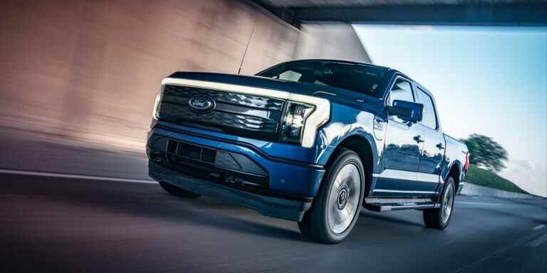 Le Ford F-150 Lightning 2022 est une brute familière