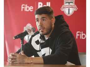 Le milieu de terrain du Toronto FC Alejandro Pozuelo parle de la dernière saison lors de leur conférence de presse de fin d'année à la Training Academy de Downsview à Toronto, en Ontario.  le mercredi 24 novembre 2021. Jack Boland/Toronto Sun/Postmedia Network