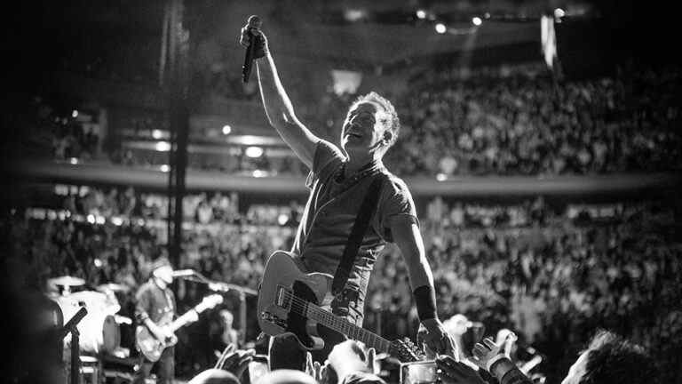 Le manager de Bruce Springsteen défend le déploiement controversé de la billetterie de la tournée 2023 Les plus populaires doivent être lus Inscrivez-vous aux newsletters Variety Plus de nos marques
	
	
