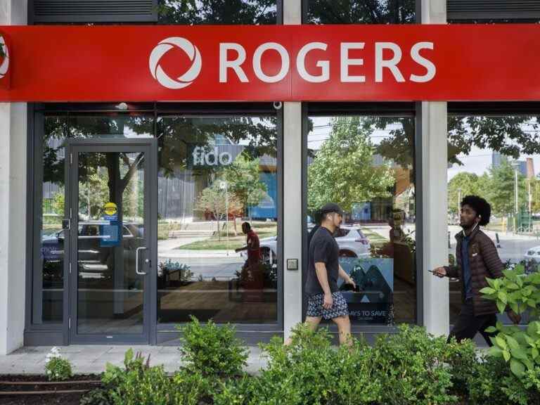 Le ministre fédéral de l’Industrie et le PDG de Rogers se rencontreront après une panne massive