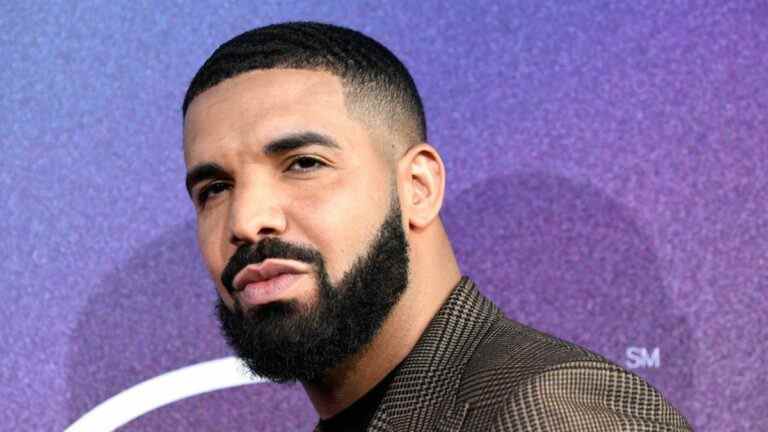 Le rappeur profondément riche Drake a offert un PC de jeu de 7 000 $
