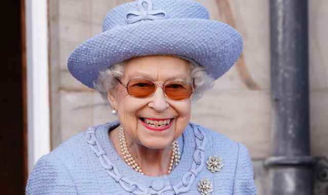 Le rôle de la reine officiellement réécrit par le palais de Buckingham alors que les fonctions officielles sont réduites