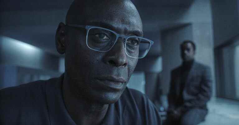 Le voyage d'Albert Wesker au bureau du directeur de Resident Evil a effrayé Lance Reddick
