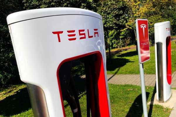 Les avocats demandent une protection d’urgence pour les travailleurs de Tesla licenciés