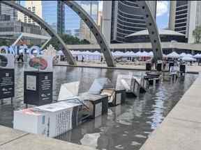 Des cerveaux exposés au Nathan Phillips Square à Toronto dans le cadre de l'installation artistique The Brain Project ont été gravement endommagés le mercredi 14 juillet 2022.