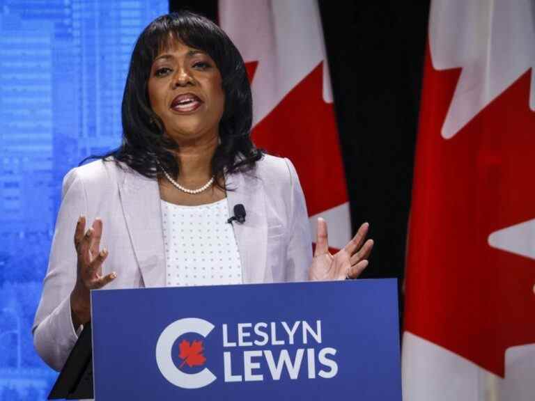 Leslyn Lewis se joint à Pierre Poilievre pour sauter le troisième débat conservateur