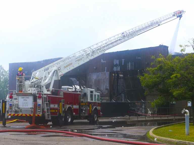 L’incendie d’un entrepôt de la police régionale de Durham n’est pas suspect