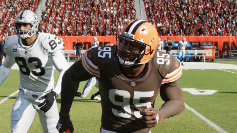 Meilleurs joueurs de Madden 23 Defense: Top Edge Rushers et sécurités par note OVR
