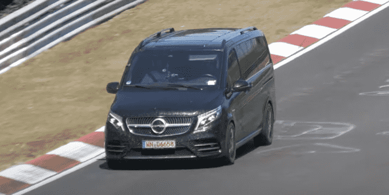 Mercedes V-Class Van est une AMG GT R à moteur V-8 de 900 chevaux