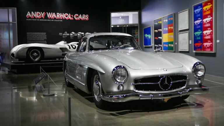 Mercedes sur toile et métal : les voitures d’Andy Warhol au Petersen Auto Museum