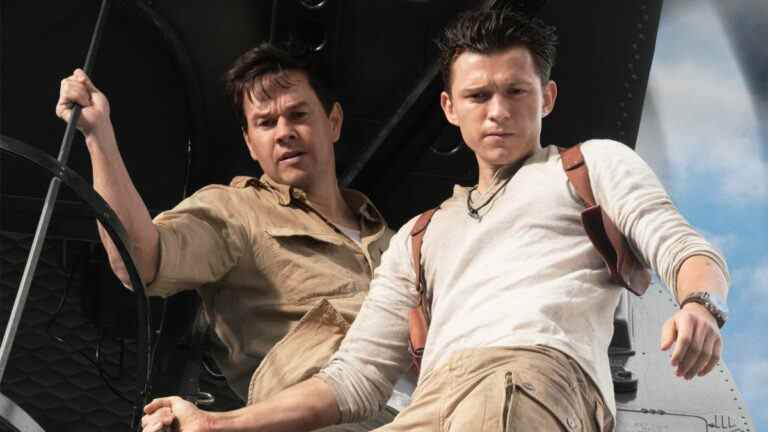 Nathan Drake de Tom Holland part à la chasse au trésor dans la première bande-annonce (officielle) du film Uncharted