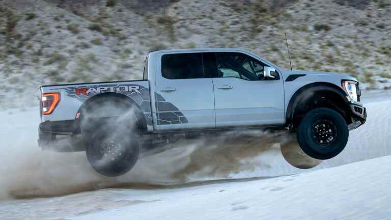 Premier aperçu du Ford F-150 Raptor R 2023 : qui est le prédateur maintenant ?