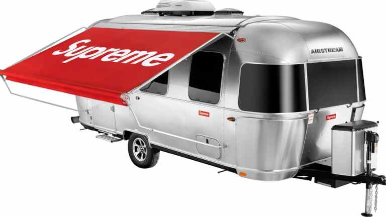 Quelqu’un veut-il un camping-car Airstream décoré par Supreme ?