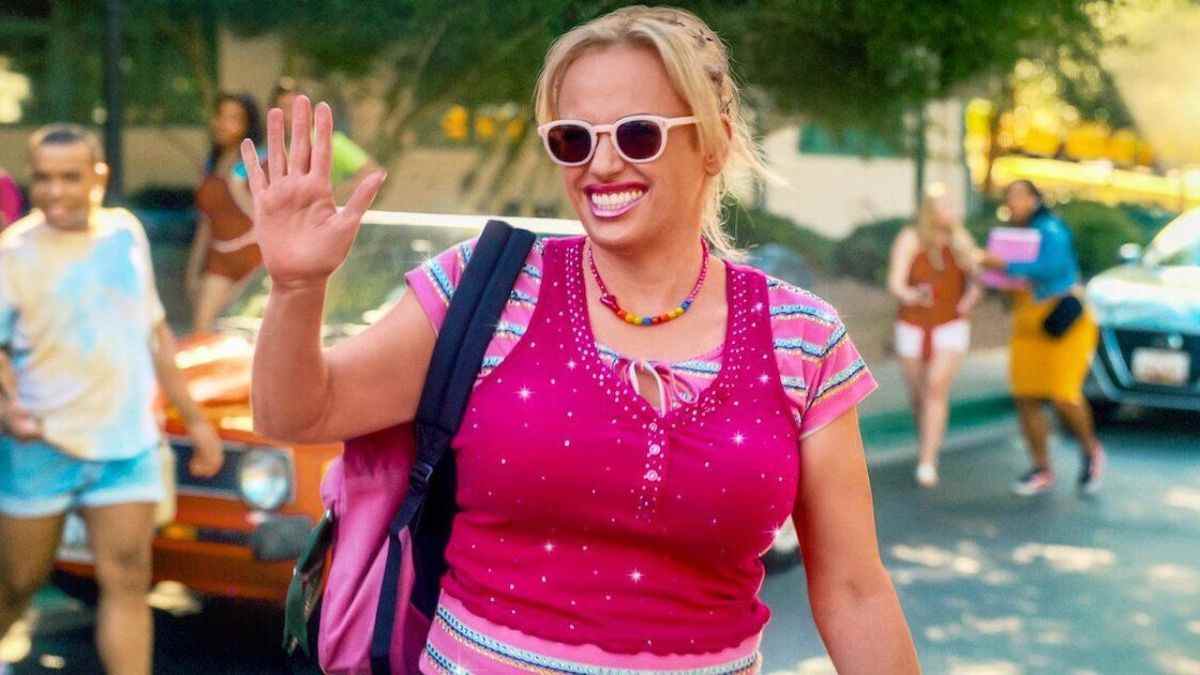 Rebel Wilson devient honnête sur le fait de prendre du poids en vacances avec sa petite amie et sur la façon dont elle travaille au-delà de la 