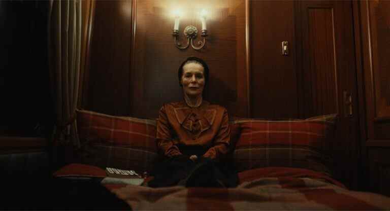 Revue 'She Will': Alice Krige jette un sort dans #MeToo Chiller qui a besoin de moins de magie, plus d'humeur
