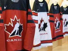 Chandails de Hockey Canada.