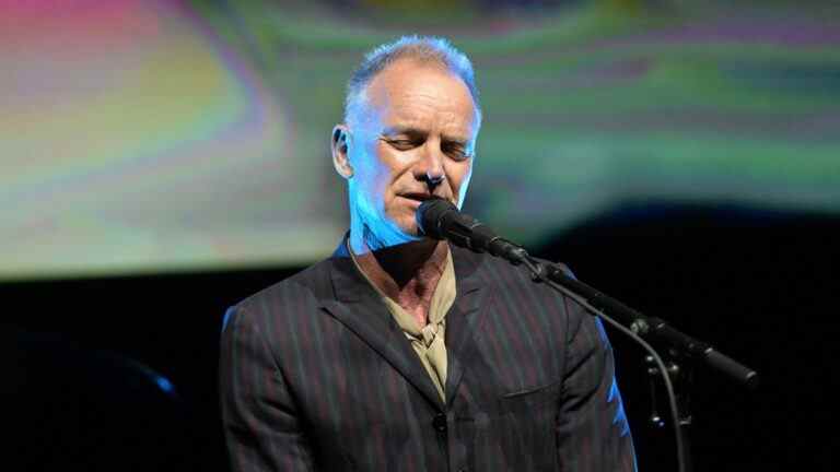 Sting met en garde lors d'un concert à Varsovie contre les menaces à la démocratie
