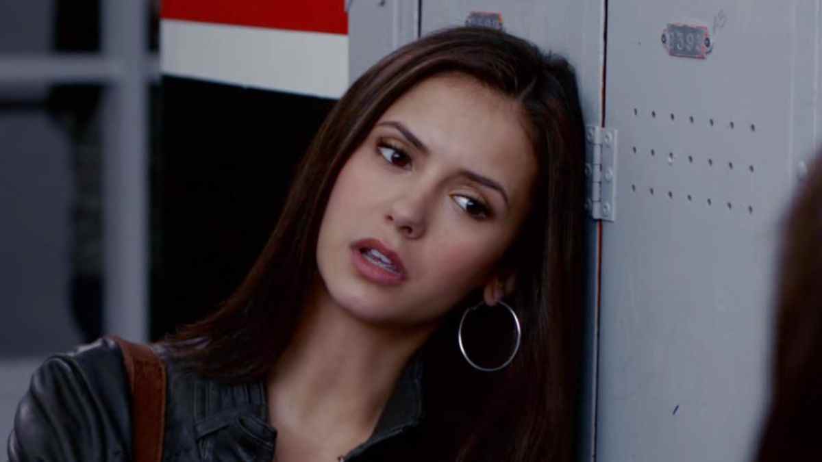 The Vampire Diaries Nina Dobrev révèle comment l'obtention du rôle d'Elena a condamné sa relation amoureuse à l'époque
