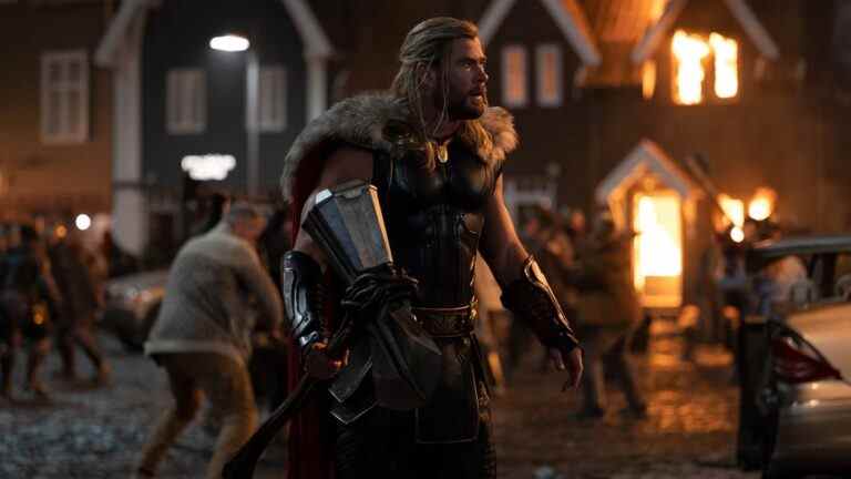 Thor: Love And Thunder marque 29 millions de dollars dans les avant-premières de jeudi, se dirigeant vers une ouverture de 150 millions de dollars
