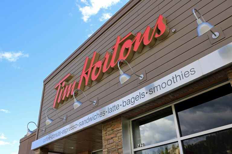 Tim Hortons veut régler les poursuites pour géolocalisation avec du café et des beignes