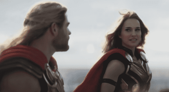 Un énorme mangeur de viande de Chris Hemsworth.  Pourquoi Natalie Portman dit qu'il a abandonné la viande pendant une journée pour elle pendant Thor: Love And Thunder