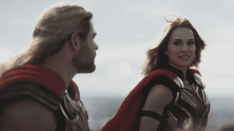  Un énorme mangeur de viande de Chris Hemsworth.  Pourquoi Natalie Portman dit qu'il a abandonné la viande pendant une journée pour elle pendant Thor: Love And Thunder
