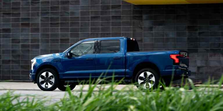 Voir les photos du Ford F-150 Lightning Platinum 2022