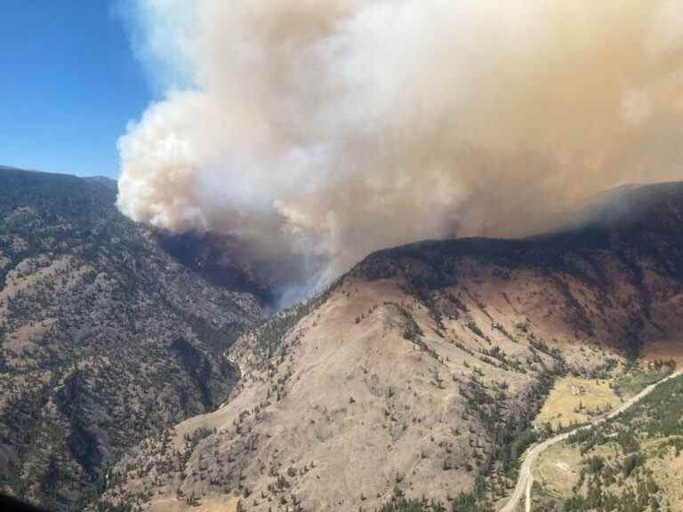 Incendie de Keremeos Creek : ordre d’évacuation émis pour le village d’Apex Mountain en Colombie-Britannique