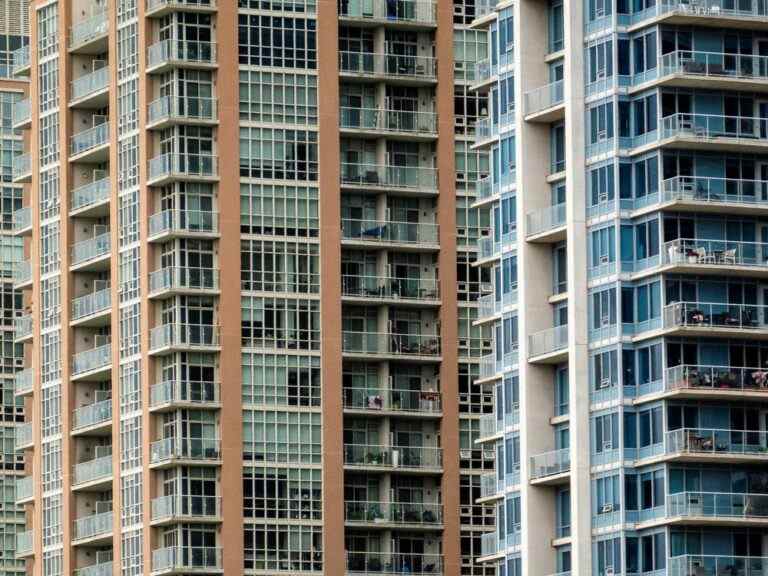 Les prix baissent, mais les loyers augmentent dans le paradoxe du marché de l’habitation au Canada