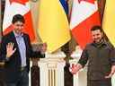 Le président ukrainien Volodymyr Zelensky et le premier ministre canadien Justin Trudeau lors d'une conférence de presse conjointe à Kyiv le 8 mai 2022 au milieu de l'invasion russe de l'Ukraine. 