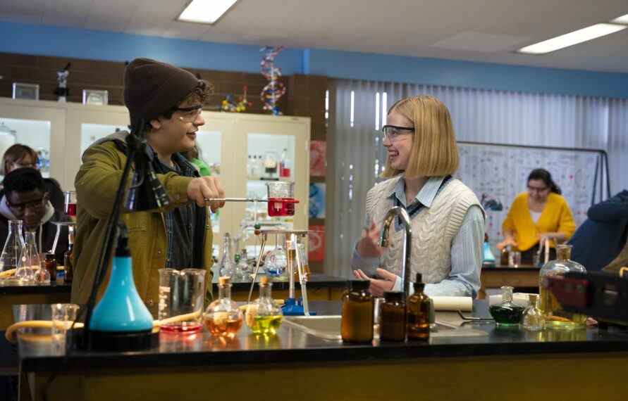 Société d'honneur Gaten Matarazzo et Angourie Rice