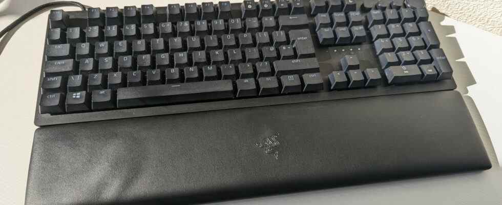 Test du Razer Huntsman V2 |  PCJeuxN