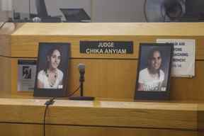 Des photos de Sarah et Amina Said sont montrées lors de la deuxième journée du procès de Yaser Said au Frank Crowley Courts Building à Dallas, le mercredi 3 août 2022. (Shafkat Anowar/The Dallas Morning News via AP)