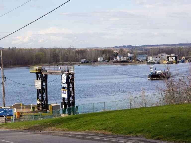 Un sauveteur hors service sauve un homme de 80 ans qui est tombé dans la rivière des Outaouais