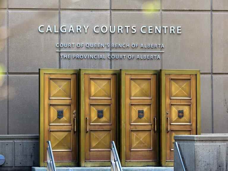 Les demandes d’un homme de Calgary pour 900 billions de dollars et des ordonnances d’interdiction bizarres rejetées par le tribunal