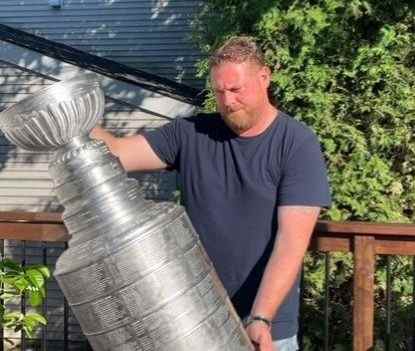 WARMINGTON : Un fan de hockey innovateur construit une Coupe Stanley unique avec une imprimante 3D