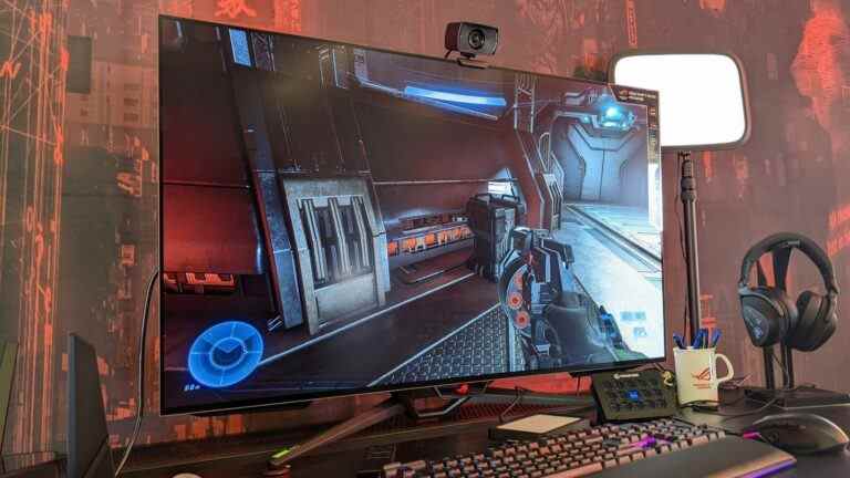 Moniteur Asus ROG Swift OLED pratique : des fenêtres lumineuses et audacieuses sur un possible futur de jeu sur PC

