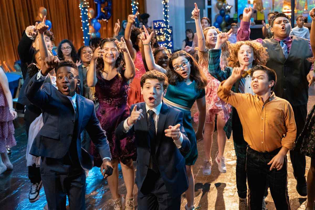 Ramon Reed comme Eddie, Frankie McNellis comme Lucy, Eli Golden comme Evan, Shechinah Mpumlwana comme Cassie, Gabriella Uhl comme Patrice, Khiyla Aynne comme Charlotte, Luke Islam comme Carlos dans 13 The Musical