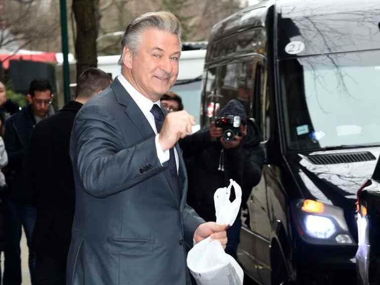 Alec Baldwin a appuyé sur la gâchette sur le plateau de tournage, selon un rapport du FBI