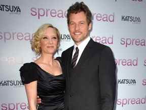 Anne Heche et Coley Laffoon sont vus en 2009.