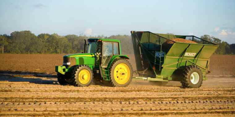 Un nouveau jailbreak pour les tracteurs John Deere surfe sur la vague du droit à la réparation