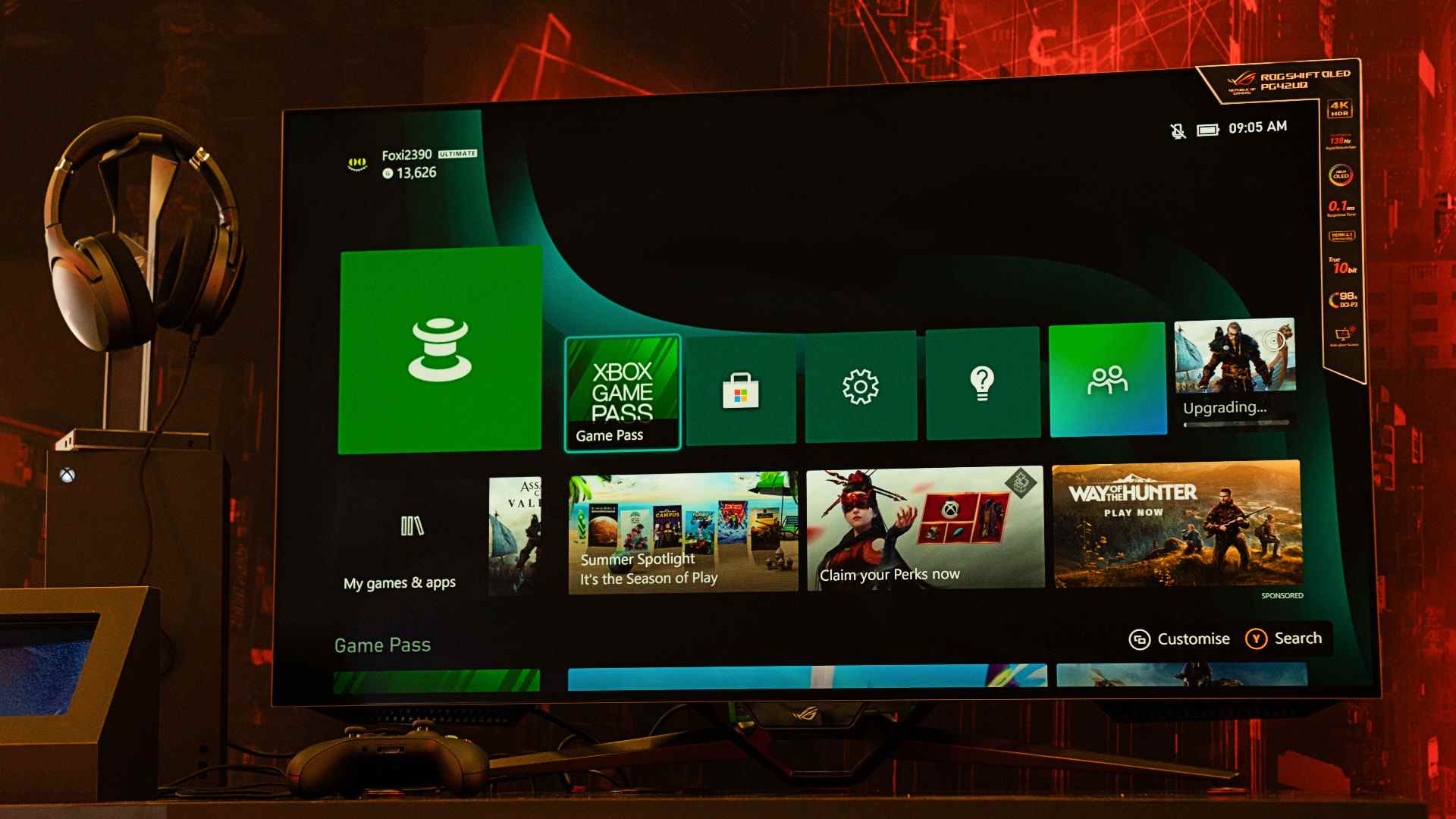 Le moniteur de jeu Asus ROG Swift OLED PG42UQ, montrant un tableau de bord Xbox Series X