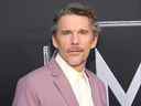 Ethan Hawke assiste à l'événement de lancement spécial Moon Knight Los Angeles au théâtre El Capitan le 22 mars 2022. 