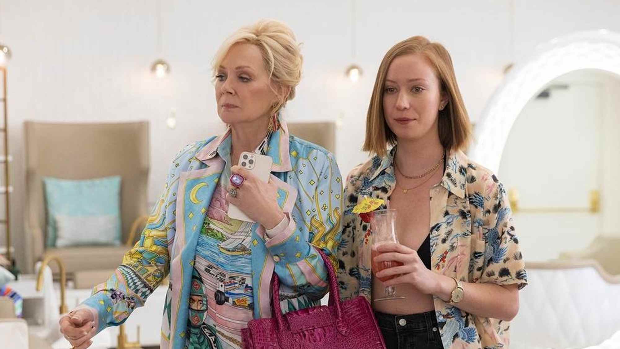 Jean Smart comme Deborah Vance et Hannah Einbinder comme Ava Daniels dans Hacks