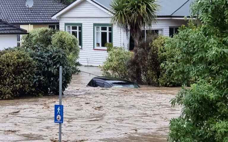 Prince William: les inondations en Nouvelle-Zélande nous rappellent de protéger notre environnement