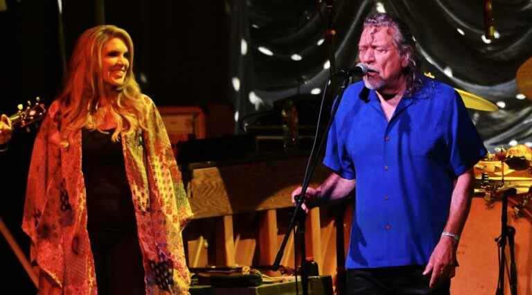 Robert Plant et Alison Krauss renouvellent une collaboration qui devrait durer pour « Evermore » : la critique de concert la plus populaire doit être lue
	
	
