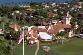 Une vue aérienne de la maison de Mar-a-Lago de l'ancien président américain Donald Trump après que Trump a déclaré que des agents du FBI l'avaient perquisitionnée, à Palm Beach, en Floride, le 15 août 2022.